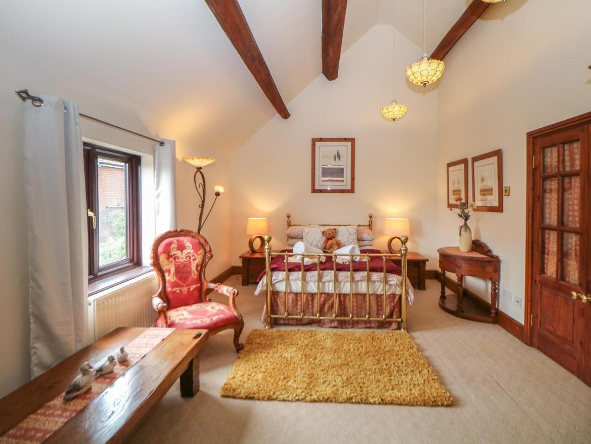 Villa The Haybarn Lichfield Esterno foto
