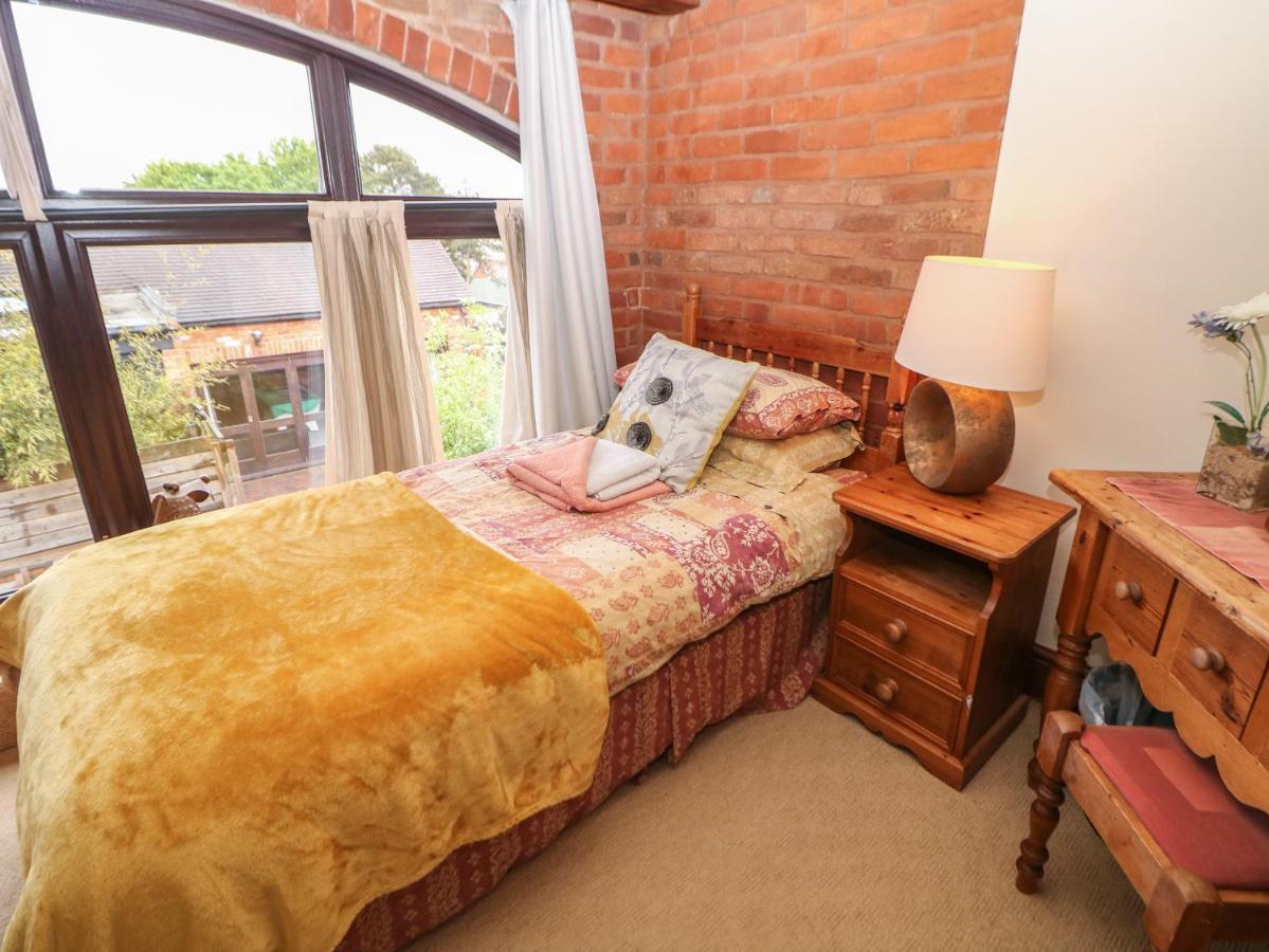 Villa The Haybarn Lichfield Esterno foto